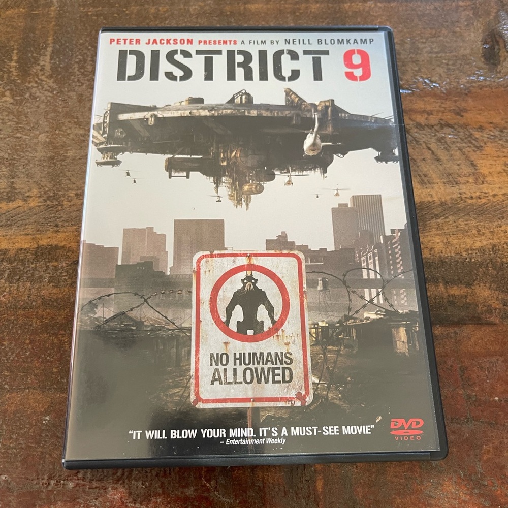 District 9 DVD